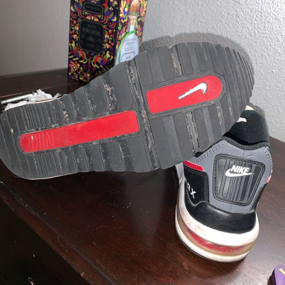Shoes - Picture 4 of 6